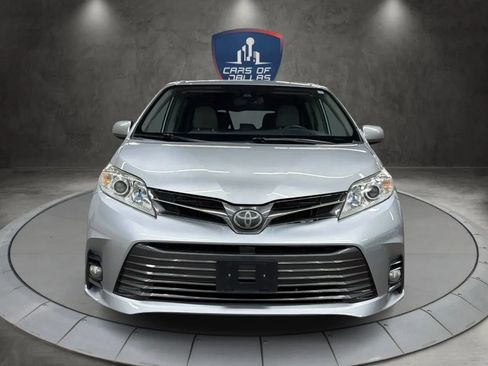 Used 2019 Toyota Sienna XLE image 8