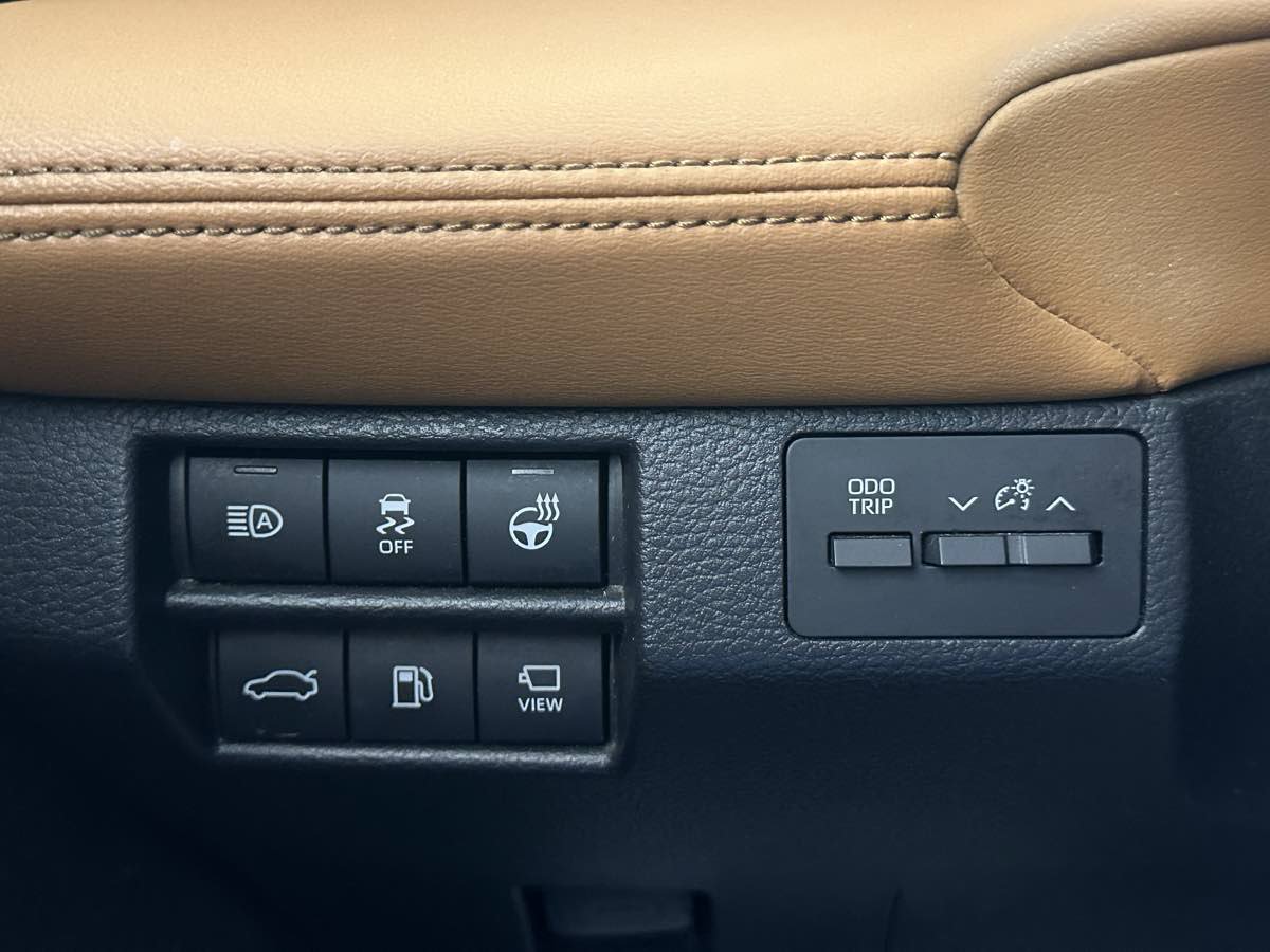 Used 2021 Toyota Avalon Touring w/ Advanced Safety Package FWD image 41