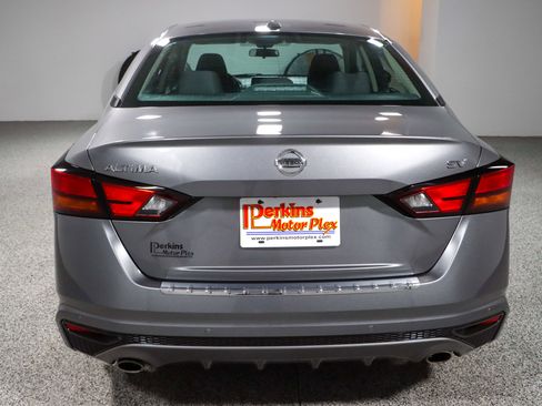 Used 2021 Nissan Altima 2.5 SV FWD image 8