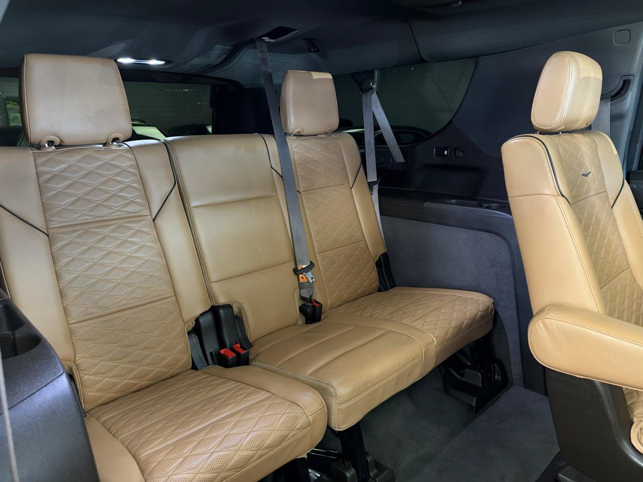 Used 2021 Cadillac Escalade ESV Sport AWD/4WD image 22