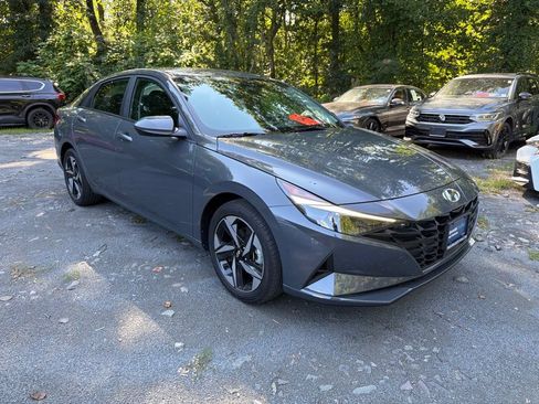 Certified 2023 Hyundai Elantra SEL w/ Convenience Package FWD image 2