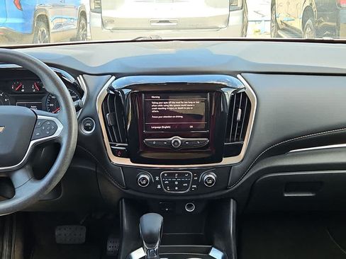 Used 2021 Chevrolet Traverse LS FWD image 14