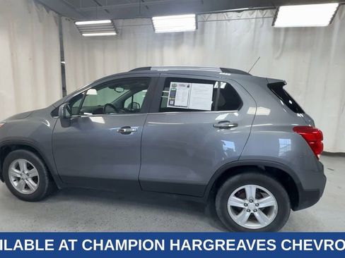 Used 2020 Chevrolet Trax LT w/ LT Convenience Package FWD image 7