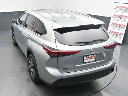 Used 2023 Toyota Highlander XLE image 30