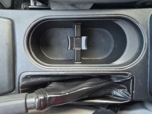 Used 2016 Subaru Forester 2.5i Premium w/ All-Weather Package image 31