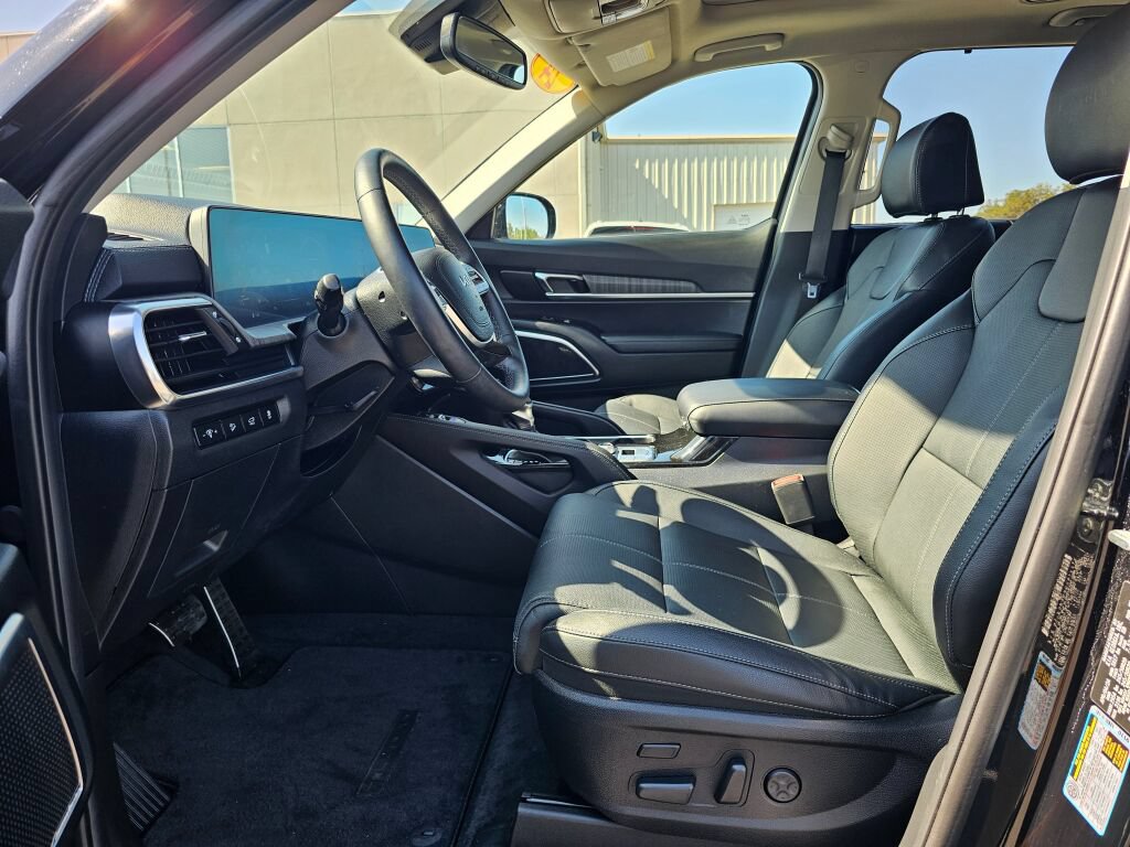 Used 2024 Kia Telluride SX w/ Towing Package AWD/4WD image 12