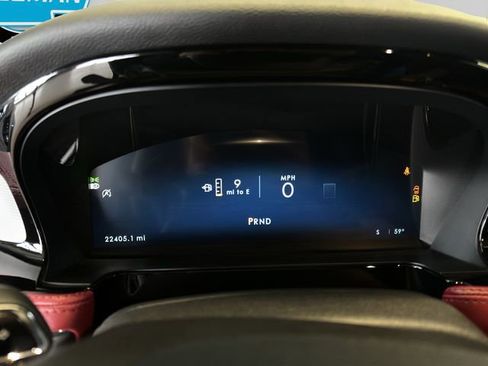 Used 2025 Lincoln Corsair Reserve image 12