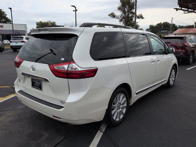 Used 2017 Toyota Sienna Limited AWD/4WD image 7