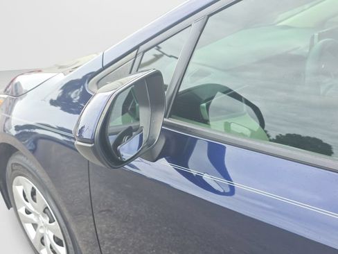 Used 2020 Toyota Corolla LE FWD image 27
