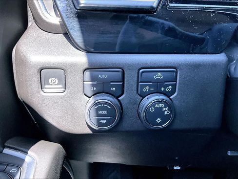 Used 2024 Chevrolet Silverado 1500 LT AWD/4WD image 34