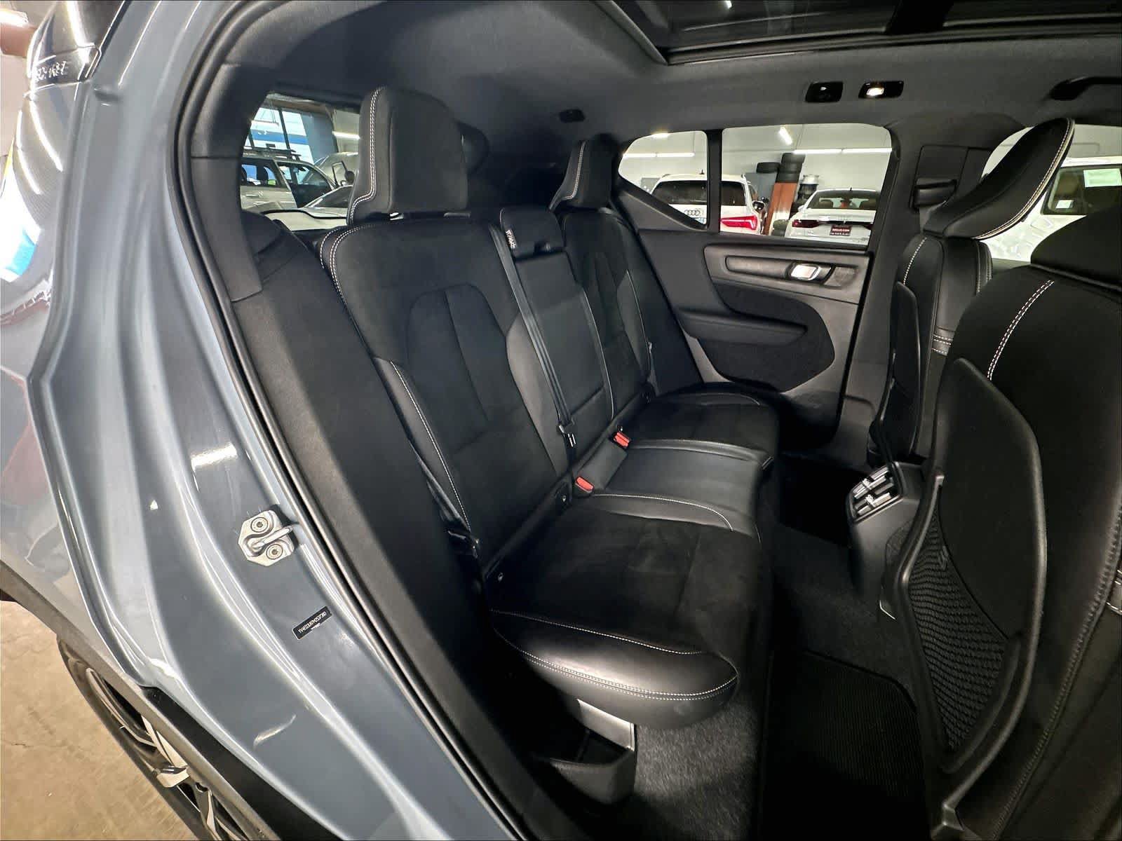 Used 2021 Volvo XC40 P8 Recharge w/ Advanced Package AWD/4WD image 28