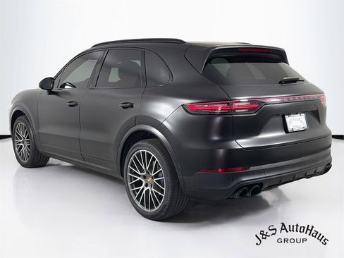 Used 2021 Porsche Cayenne S w/ Premium Package AWD/4WD image 5