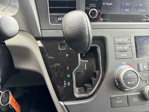 Used 2020 Toyota Sienna LE FWD image 20