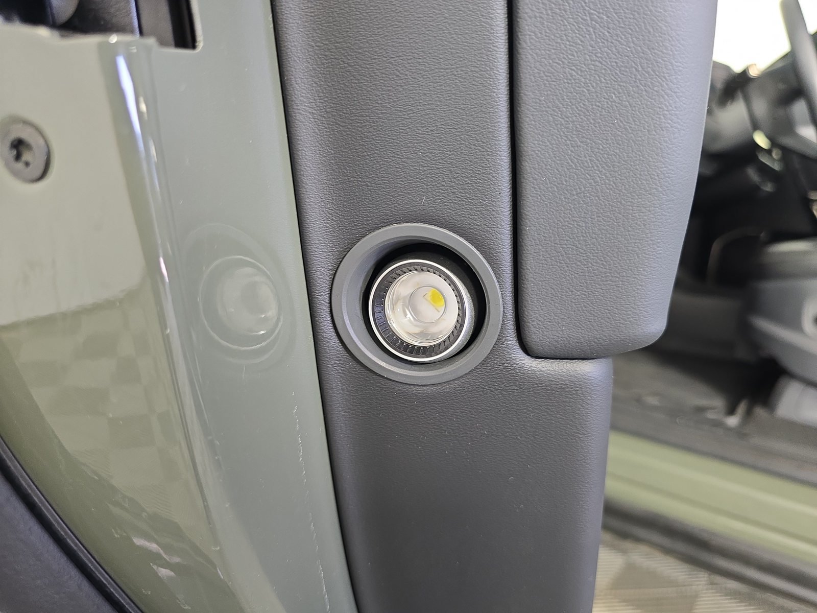 Used 2022 Rivian R1S Launch Edition Quad AWD/4WD image 31