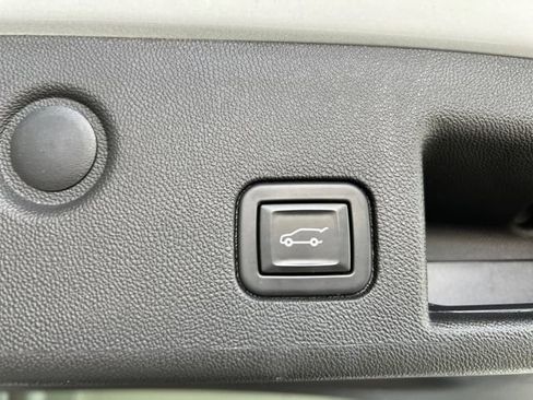 Used 2021 Chevrolet Equinox LT AWD/4WD image 15
