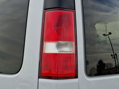 Used 2018 Chevrolet Express 3500 LT w/ LT Preferred Equipment Group image 14