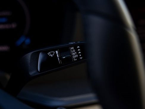 Used 2025 Porsche 911 Carrera image 43