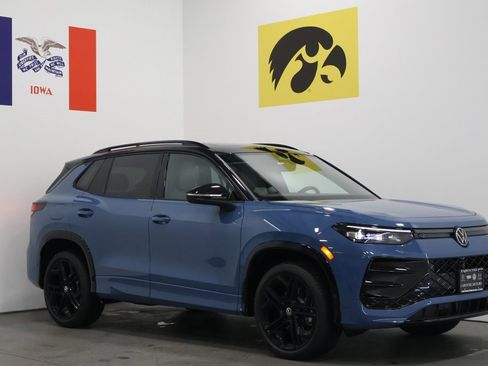 New 2026 Volkswagen Tiguan SE R-Line image 1