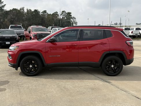 Used 2023 Jeep Compass Latitude w/ Convenience Group image 8