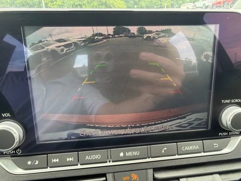 Used 2024 Nissan Altima 2.5 SV FWD image 30