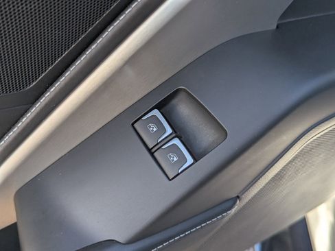 Used 2016 Chevrolet Corvette Z06 w/ 3LZ Preferred Equipment Group image 23