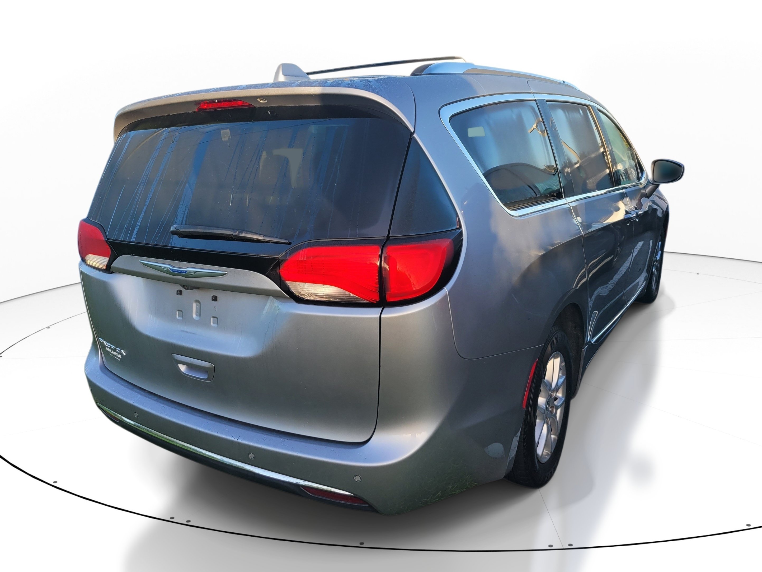 Used 2020 Chrysler Pacifica Touring-L FWD image 4
