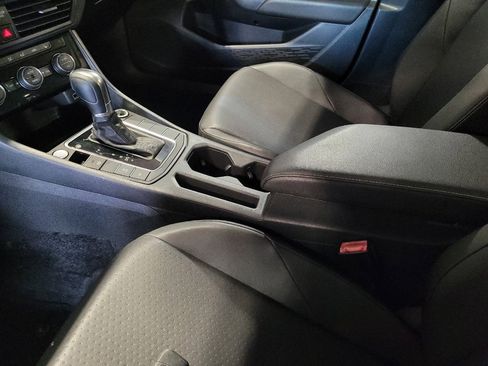 Used 2019 Volkswagen Jetta SE FWD image 26