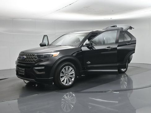 Certified 2023 Ford Explorer King Ranch w/ Technology Package AWD/4WD image 38