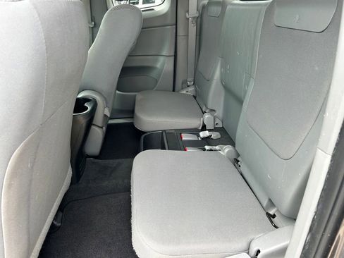 Used 2015 Toyota Tacoma PreRunner w/ Convenience Package RWD image 15
