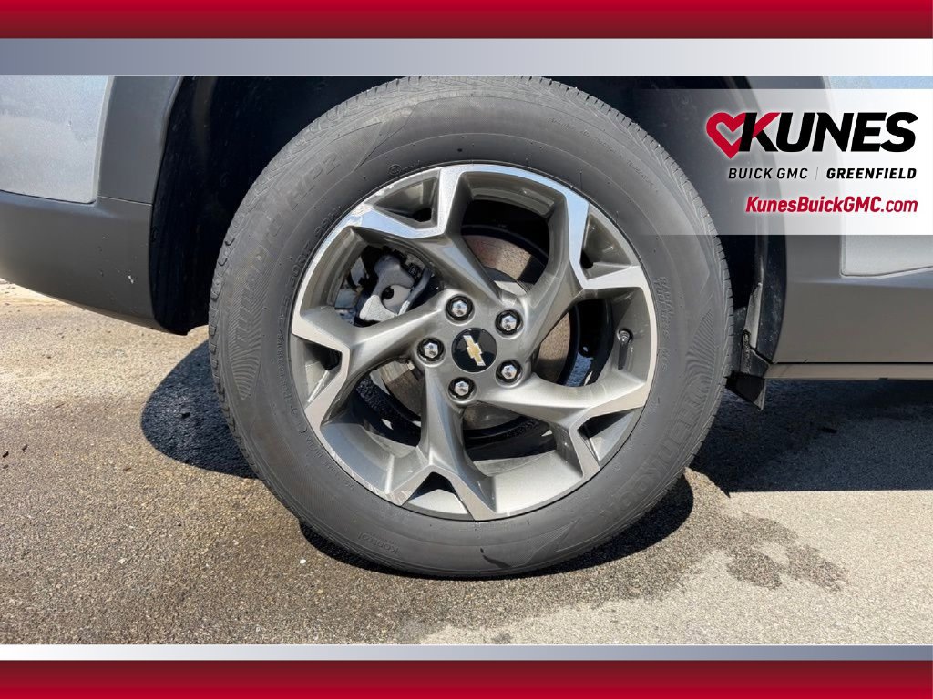 Used 2025 Chevrolet Trax LT FWD image 5