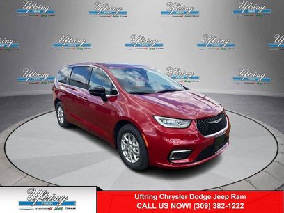 New 2026 Chrysler Pacifica Select