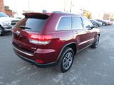 Used 2018 Jeep Grand Cherokee Limited image 3