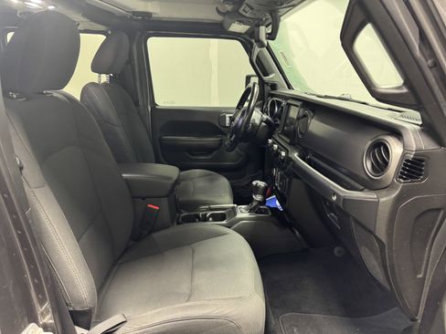 Used 2022 Jeep Gladiator Sport image 15