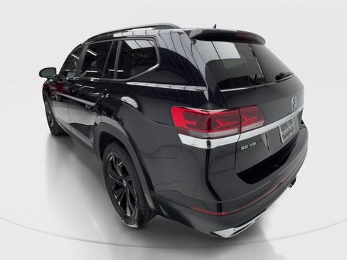 Used 2023 Volkswagen Atlas SE w/ Black Wheel Package FWD image 10