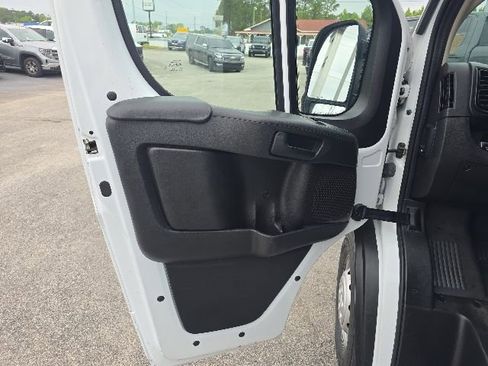Used 2023 RAM ProMaster 2500 FWD image 11