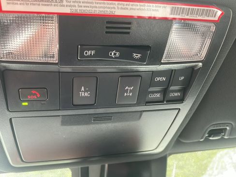 Used 2023 Toyota Tacoma TRD Off-Road w/ TRD Premium Off Road Package AWD/4WD image 21