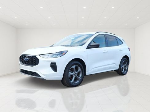 Certified 2023 Ford Escape ST-Line AWD/4WD image 2