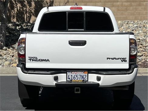 Used 2015 Toyota Tacoma PreRunner image 24