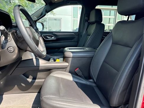 Used 2023 Chevrolet Suburban Z71 w/ Luxury Package AWD/4WD image 11