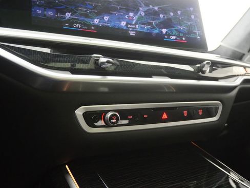 Certified 2023 BMW X7 xDrive40i w/ Executive Package image 30