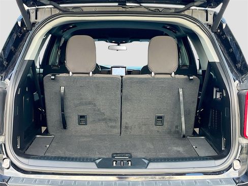 Used 2020 Ford Explorer XLT w/ Class III Trailer Tow Package image 25