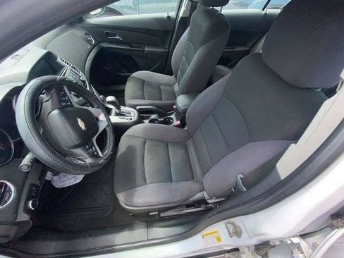 Used 2014 Chevrolet Cruze LT FWD image 6