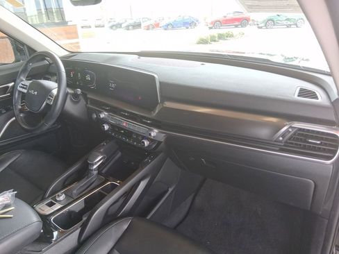 Used 2025 Kia Telluride S FWD image 11