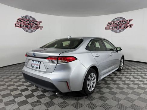 Used 2025 Toyota Corolla LE FWD image 7