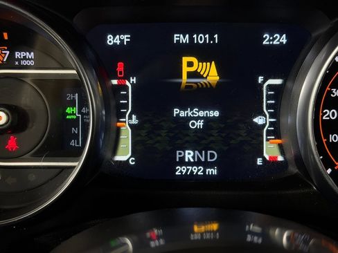 Used 2023 Jeep Gladiator Rubicon w/ LED Lighting Group AWD/4WD image 17