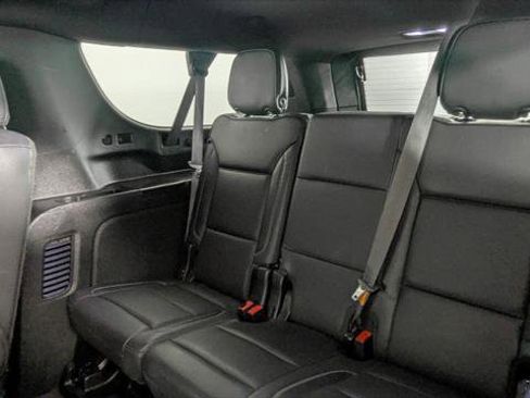 Used 2024 GMC Yukon XL Denali RWD image 17