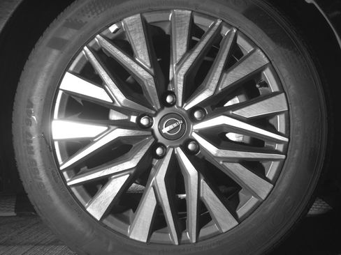 Used 2025 Nissan Altima 2.5 SV FWD image 13