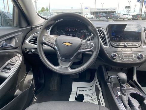 Used 2023 Chevrolet Malibu LT FWD image 17