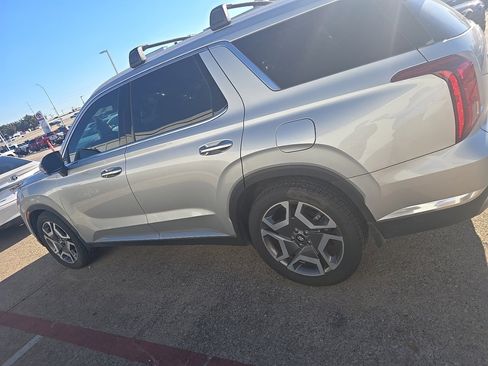 Used 2024 Hyundai Palisade Limited image 4