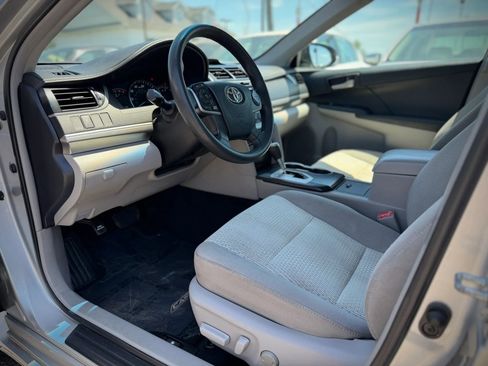 Used 2012 Toyota Camry LE FWD image 7